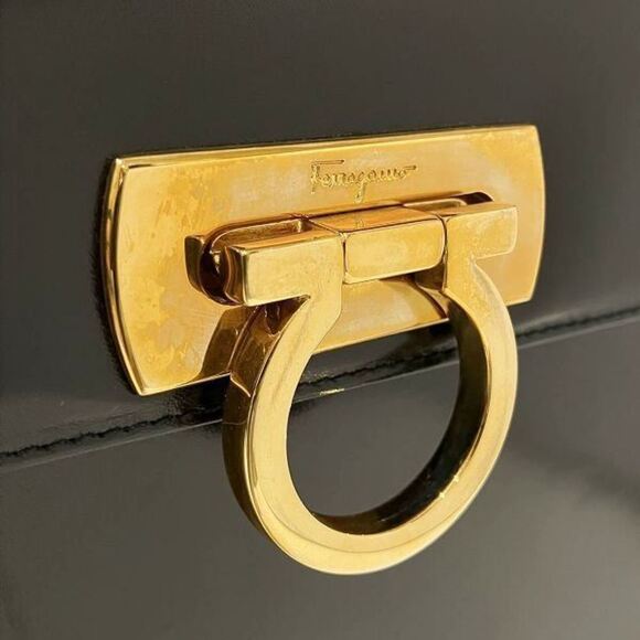 SALVATORE FERRAGAMO Black Shoulder Bag - Picture 8 of 9